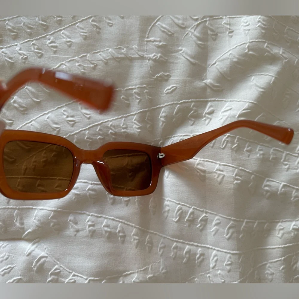 Princess Polly Dutton Sunnies in Brown - Picture 7 of 7